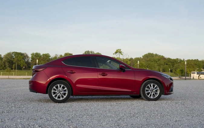 Mazda 3 cena 39000 przebieg: 188850, rok produkcji 2015 z Warszawa małe 106
